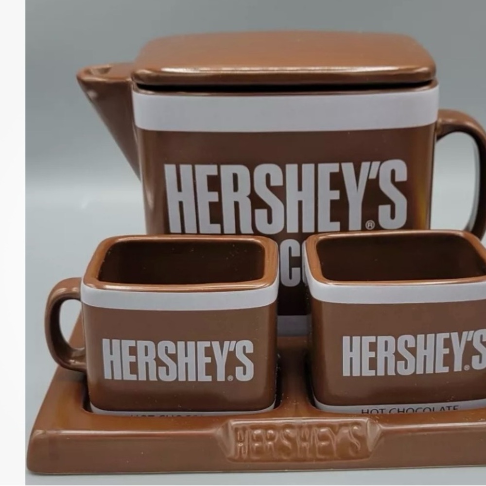 2007 Retired Ceramic Hershey's
Hot Cocoa Serving Set Teapot 2
Cups & Tray